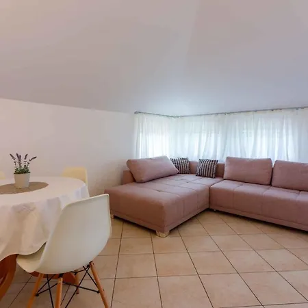 Apartment In 43204 Crikvenica