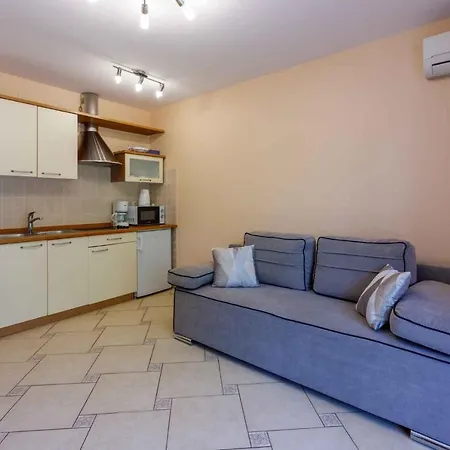 In 43204 Apartment