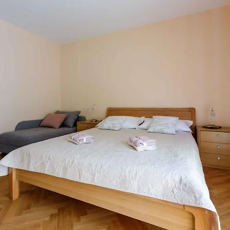 In 43204 Apartment
